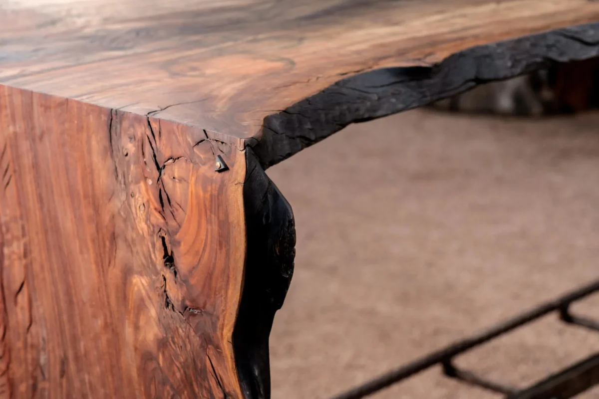 Eucalyptus bartop community table